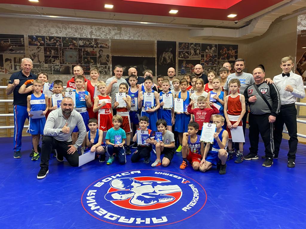 Открытый ринг - прекрасное завершение сезона в Академии бокса Александра Лебзяка