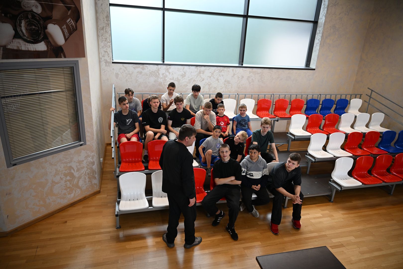 Посетил боксёр-профессионал Григорий Дрозд