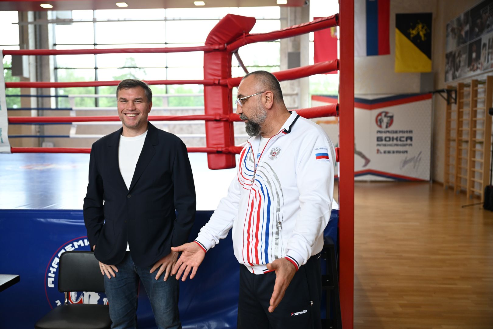 Посетил боксёр-профессионал Григорий Дрозд