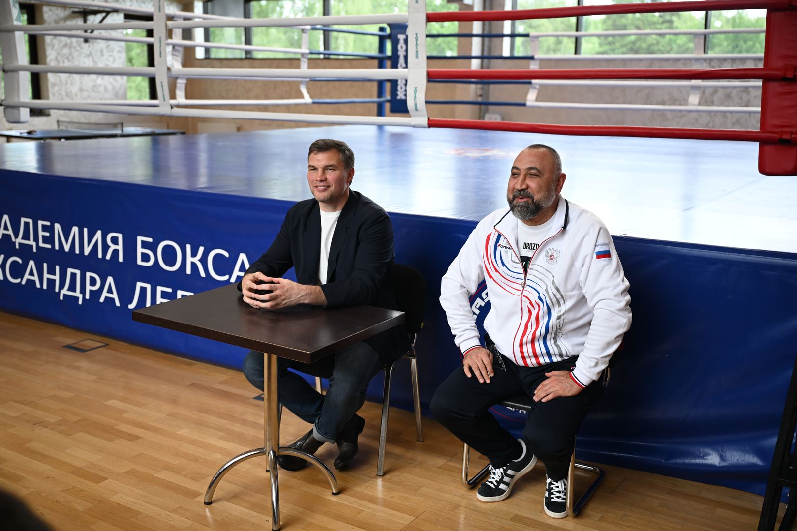 Посетил боксёр-профессионал Григорий Дрозд